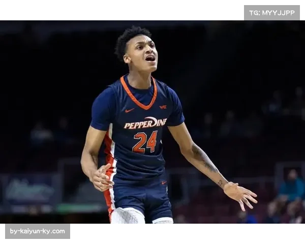 贝蒂斯场均17次抢断数据,控场体系中的防守转换效率 贝蒂斯场均17次抢断数据,控场体系中的防守转换效率